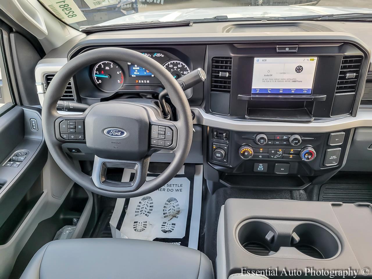 2025 Ford F-550 XL photo 4