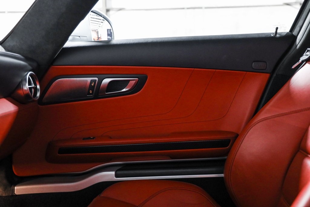 2011 Mercedes Benz SLS AMG photo 34