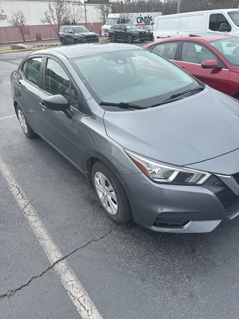 2021 Nissan Versa Sedan S's photo