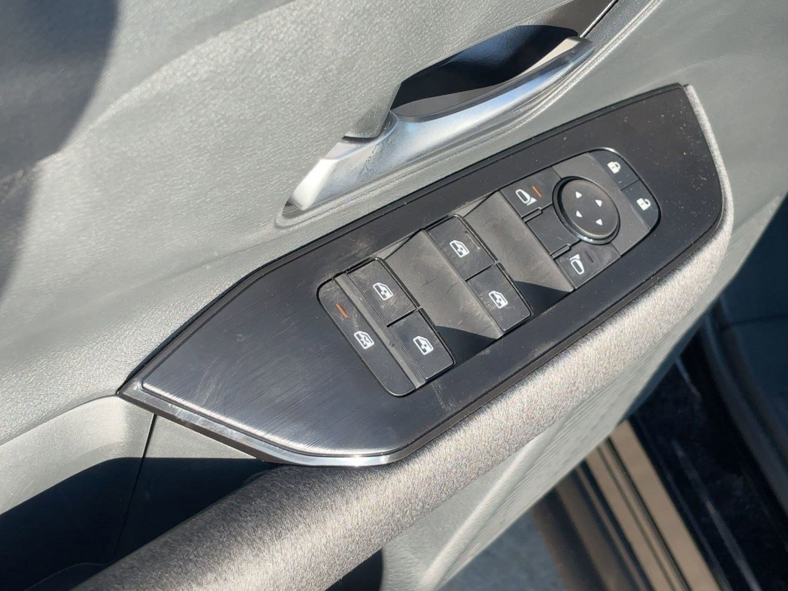 2026 Nissan Kicks SV photo 10