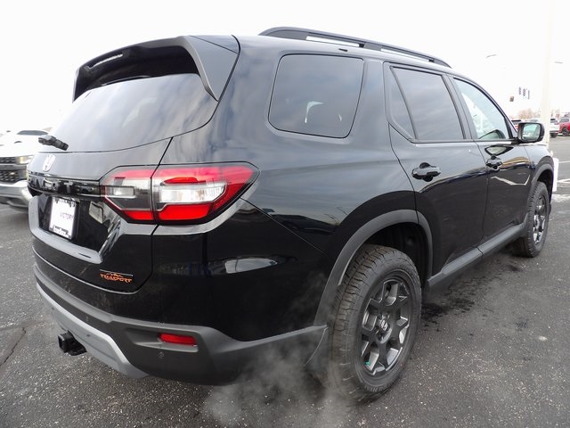 2025 Honda Pilot TrailSport photo 5