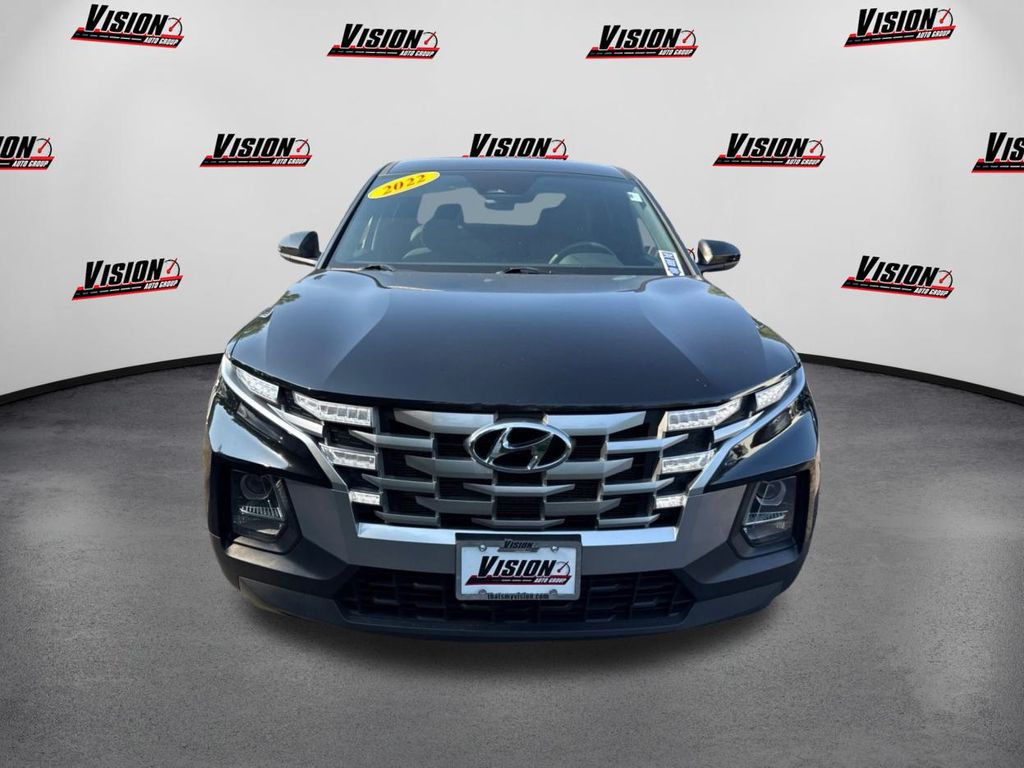 2022 Hyundai Santa Cruz SE photo 2