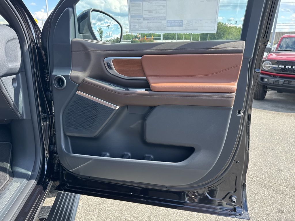 2025 Ford Expedition King Ranch photo 20