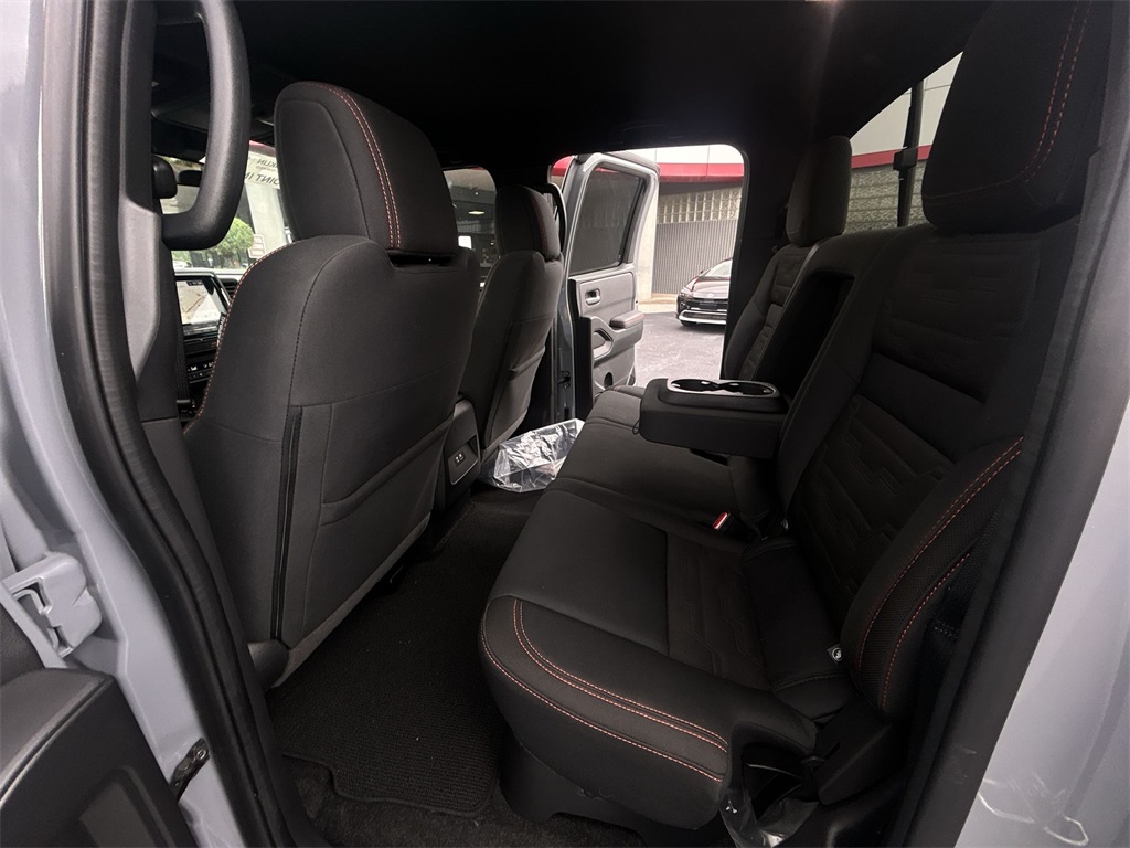 2022 Nissan Frontier PRO-4X photo 12