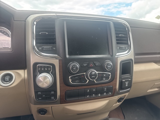 2016 Ram 1500 Laramie photo 4