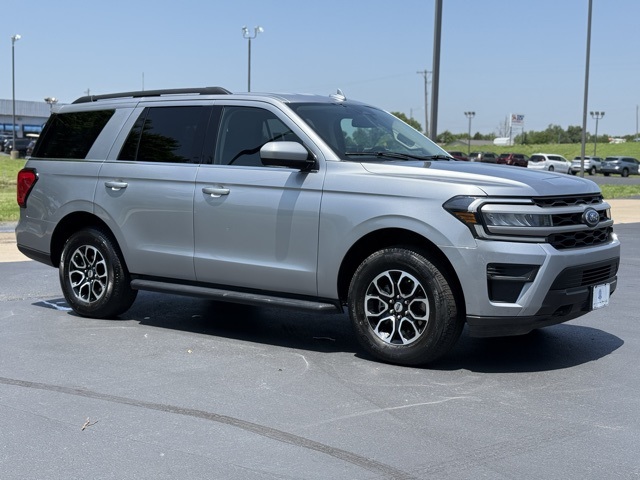 Used 2022 Silver Ford XLT image 1