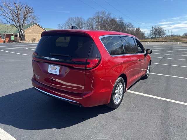 2025 Chrysler Pacifica photo 7