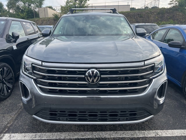 2025 Volkswagen Atlas SE Technology photo 2