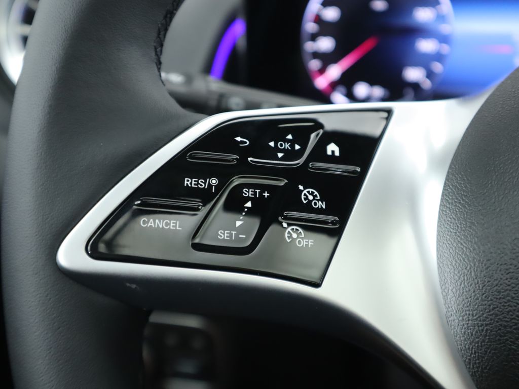 2025 Mercedes Benz GLB 250 photo 12