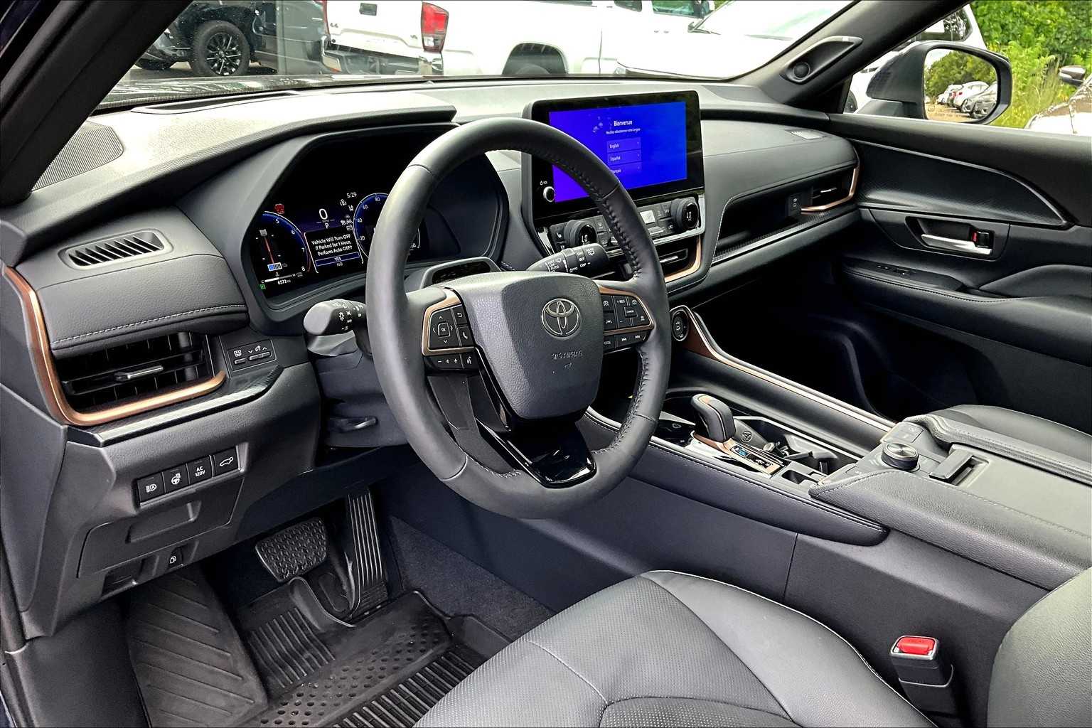 2024 Toyota Highlander Hybrid Platinum photo 14