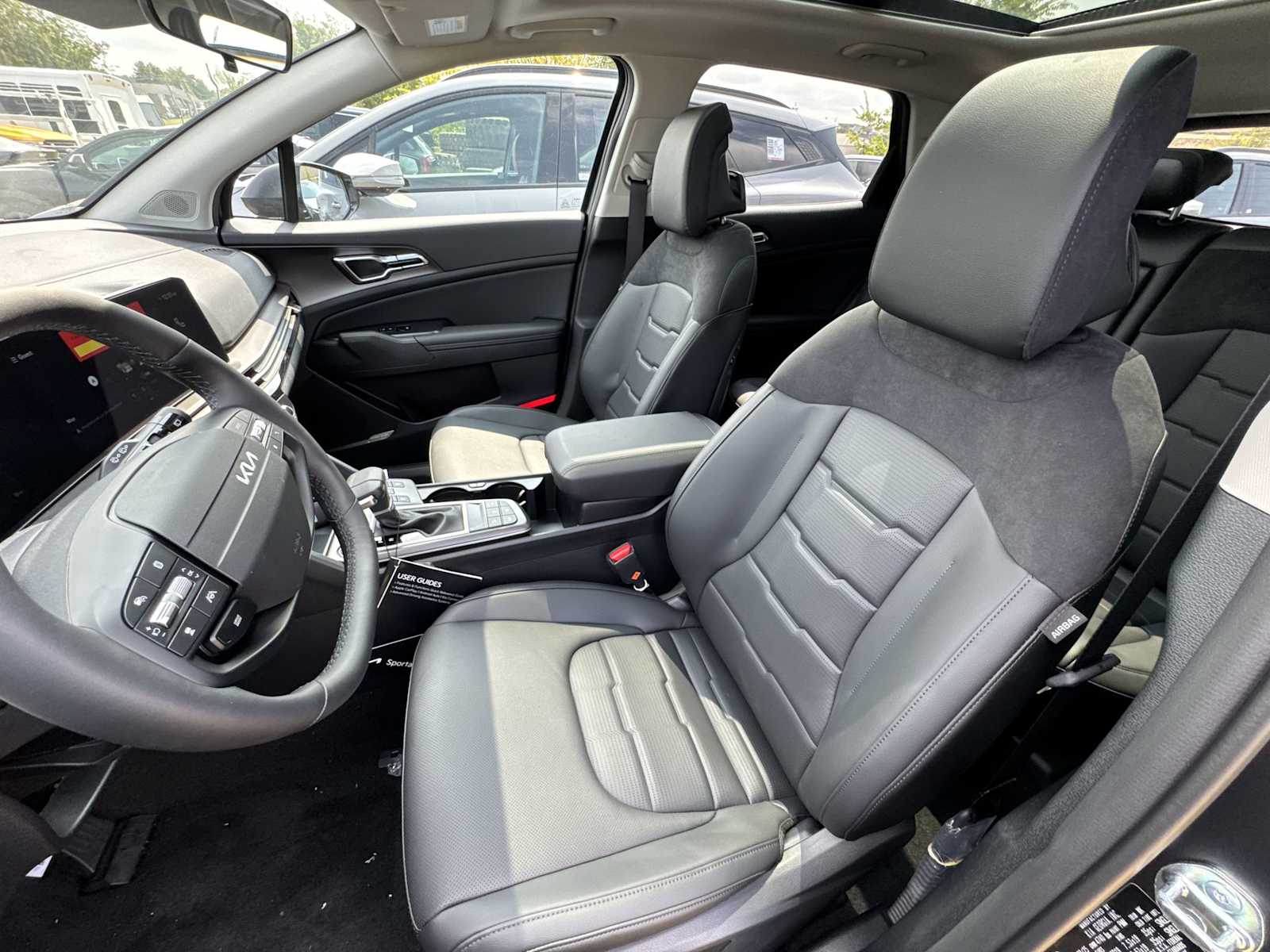 2026 Kia Sportage photo 3