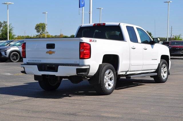 2019 Chevrolet Silverado LT photo 3