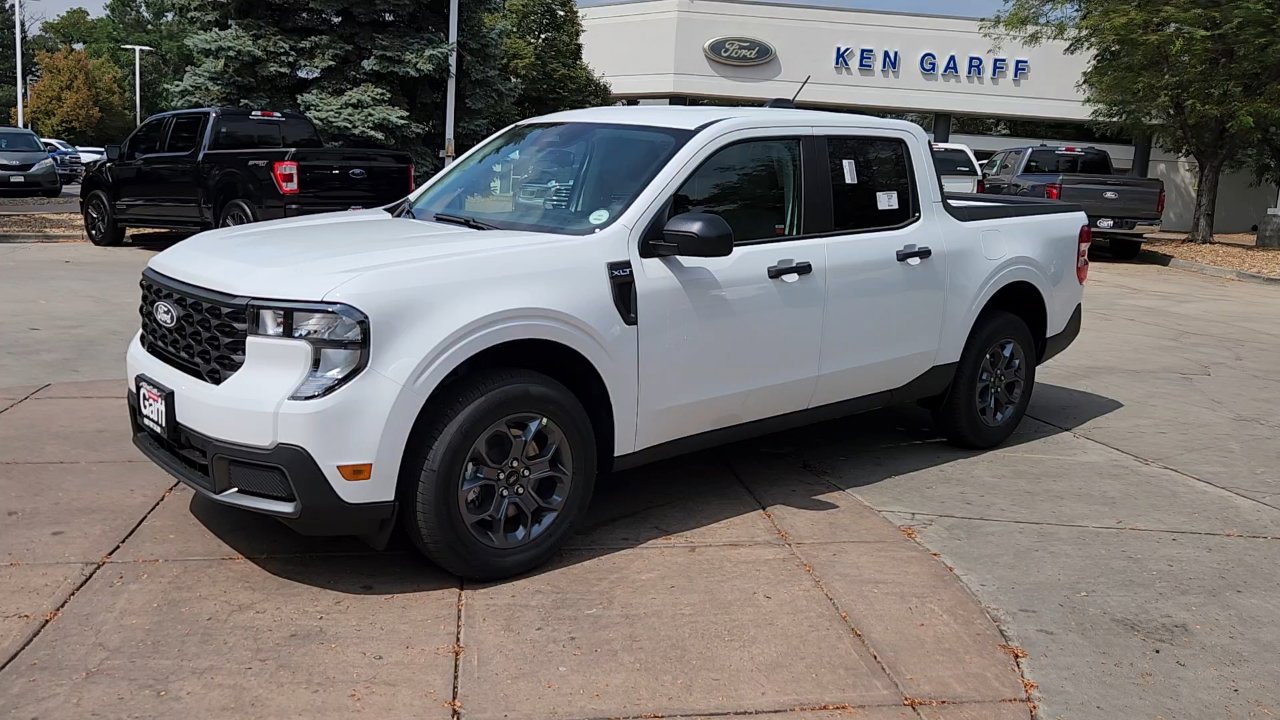 2025 Ford Maverick XLT photo 2