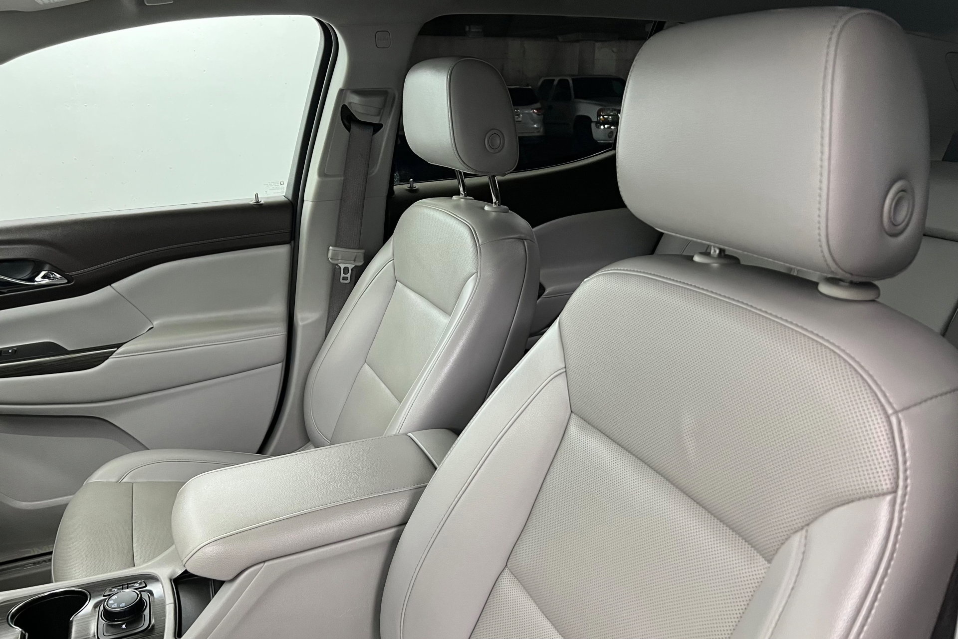2023 Gmc Acadia SLT photo 8