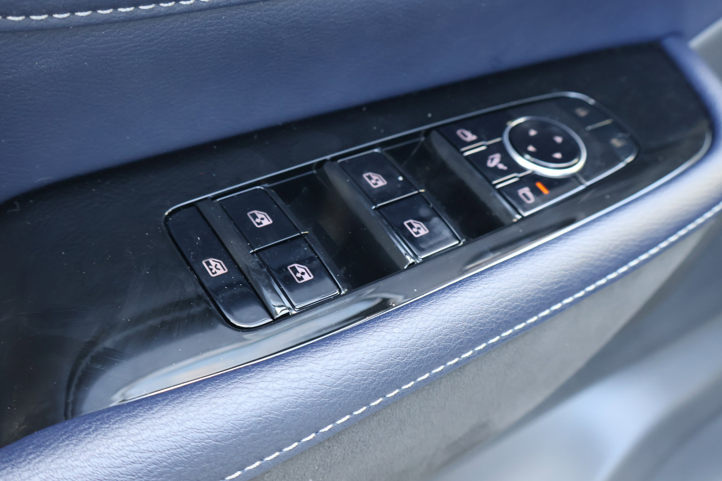 2026 Infiniti QX80 Sensory photo 10
