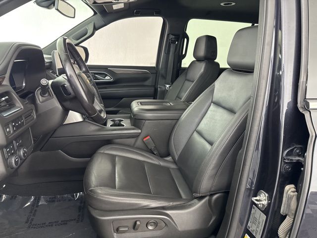 2022 Chevrolet Suburban LT photo 18