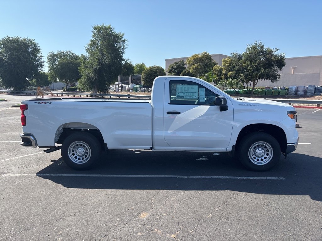 2025 Chevrolet Silverado 1500 photo 2