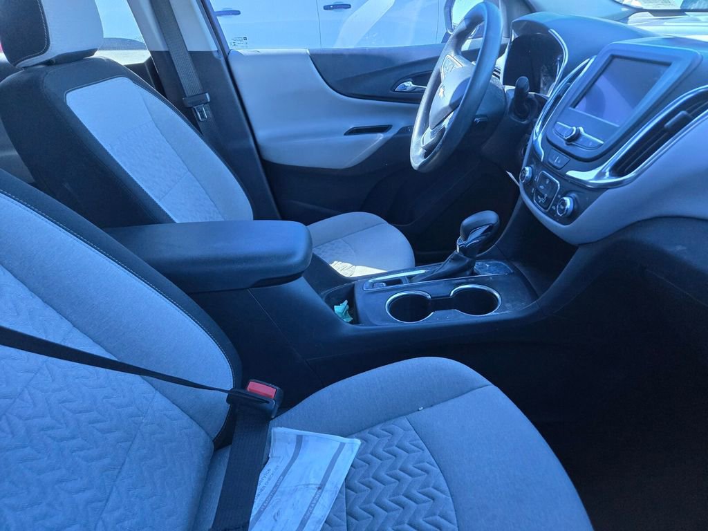 2022 Chevrolet Equinox LS photo 4