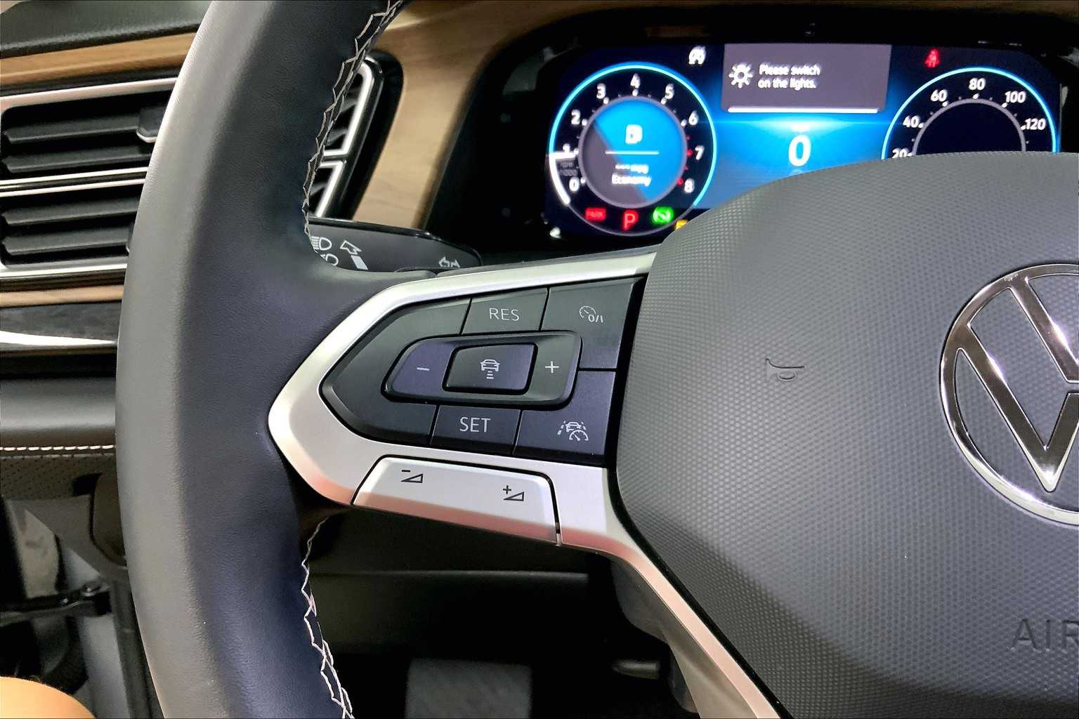 2024 Volkswagen Atlas SE Technology photo 20