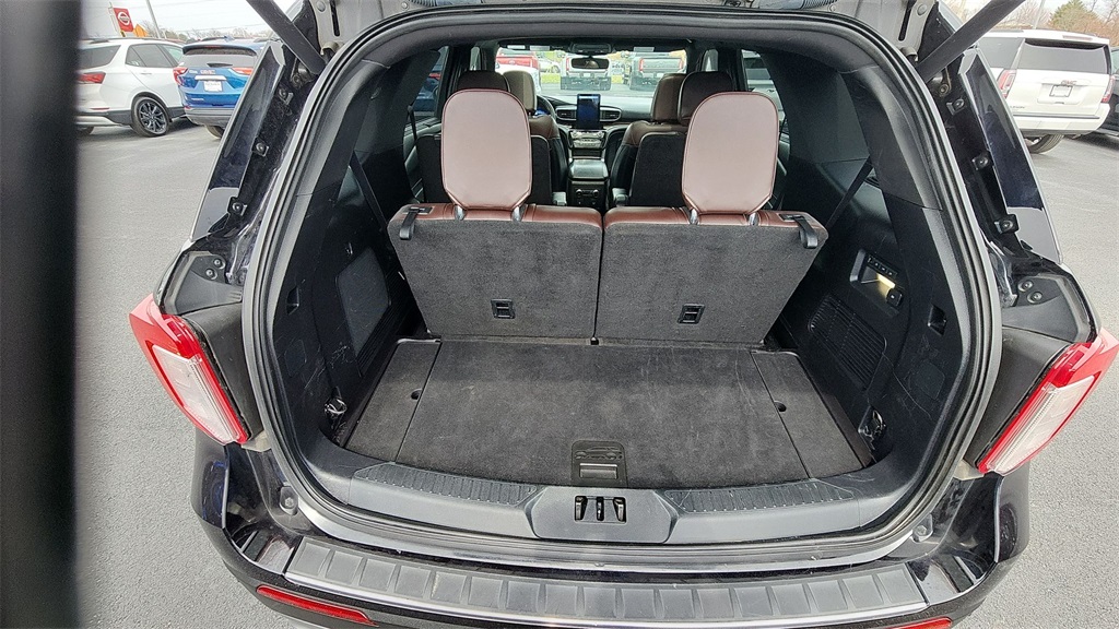 2021 Ford Explorer Platinum photo 21