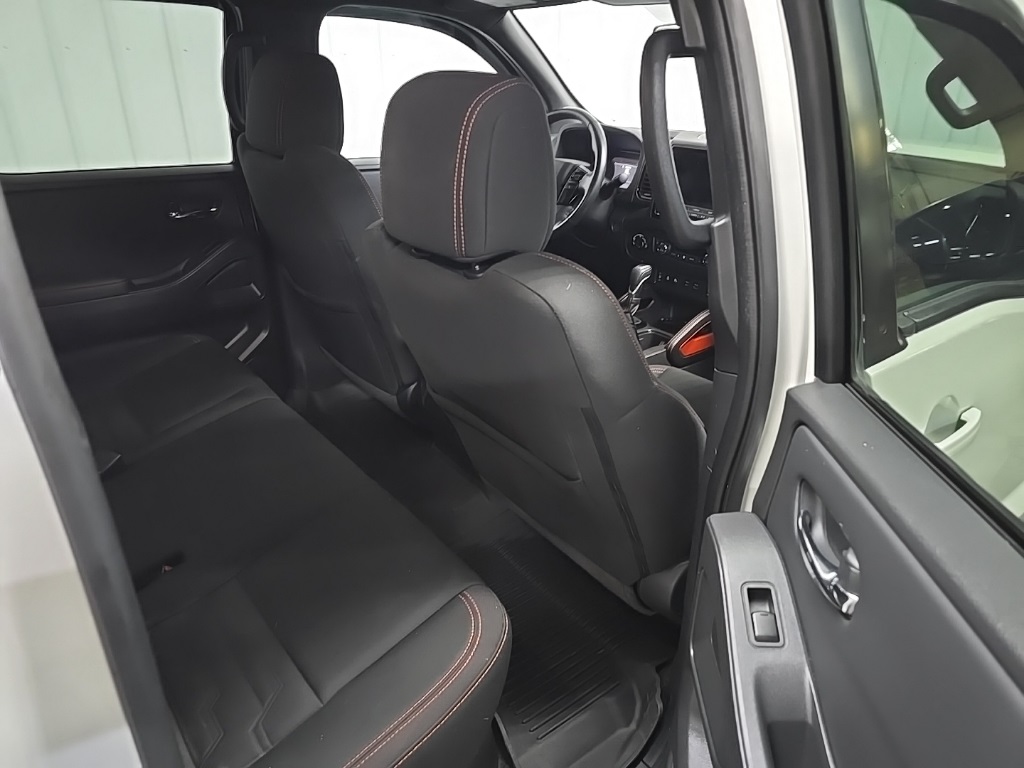 2022 Nissan Frontier PRO-4X photo 15
