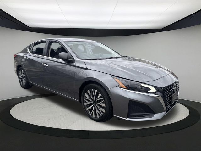 2024 Nissan Altima 2.5 SV photo 2