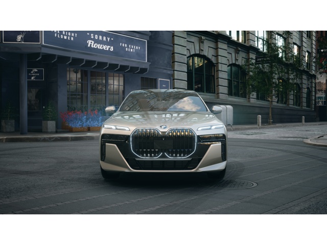2026 Bmw 750e photo 3