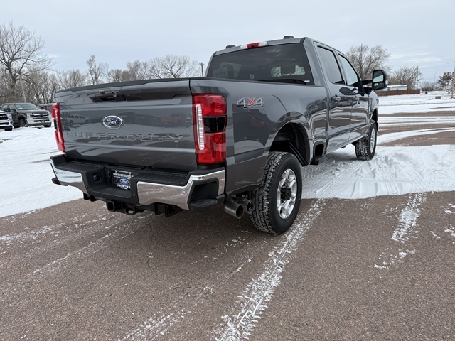 2026 Ford F-350 XLT photo 4