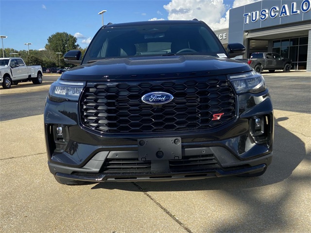 2025 Ford Explorer ST photo 3
