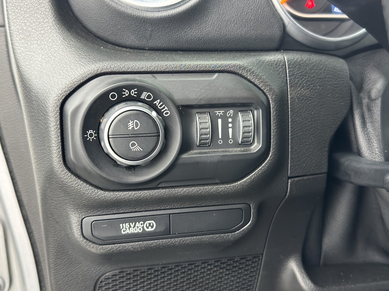 2020 Jeep Gladiator Overland photo 47