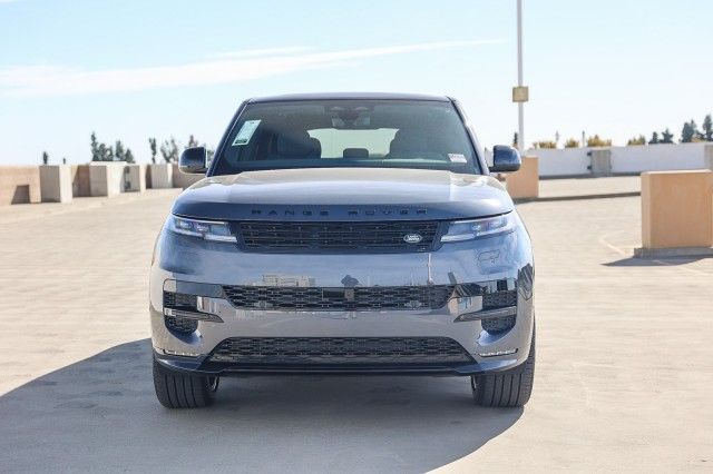 2025 Land Rover Range Rover Sport SE photo 2