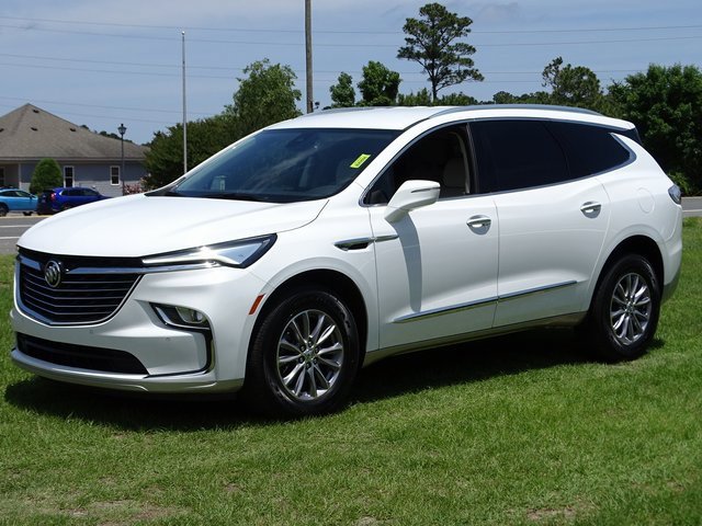 2023 Buick Enclave Essence photo 3
