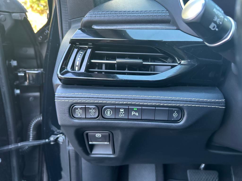 2023 Acura MDX Advance SH-AWD photo 17
