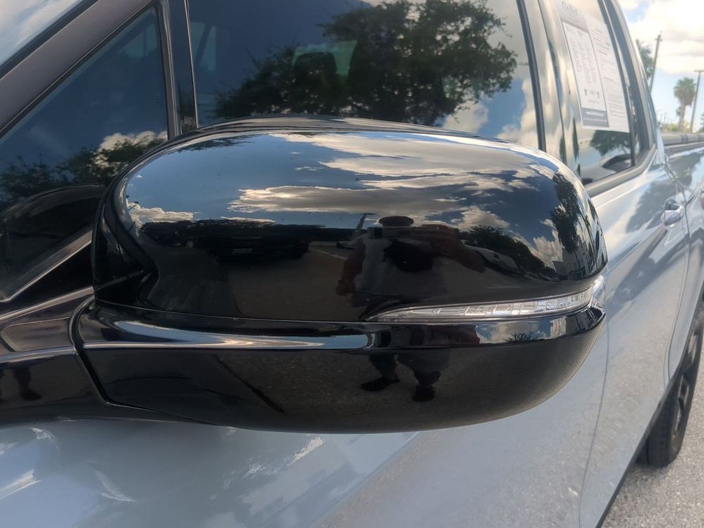 2024 Honda Ridgeline Black Edition photo 11