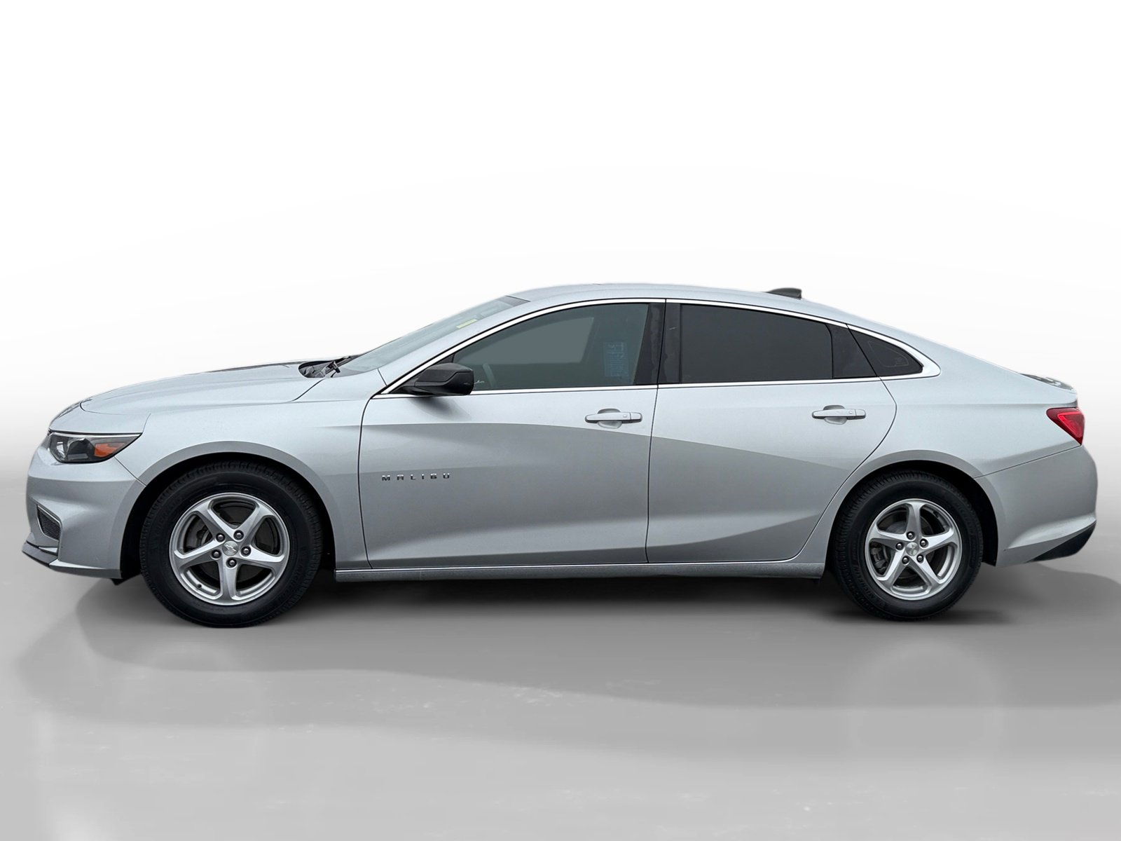 2017 Chevrolet Malibu LS photo 2