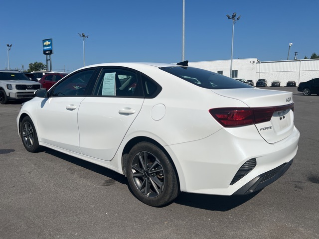 2023 Kia Forte LXS photo 3