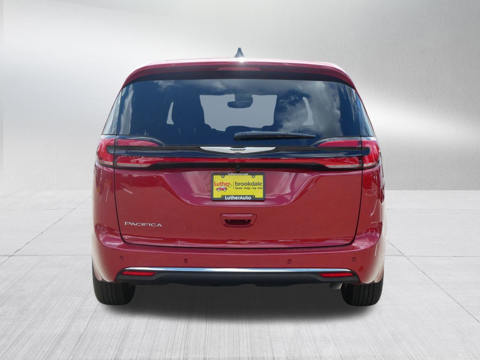 2026 Chrysler Pacifica photo 5
