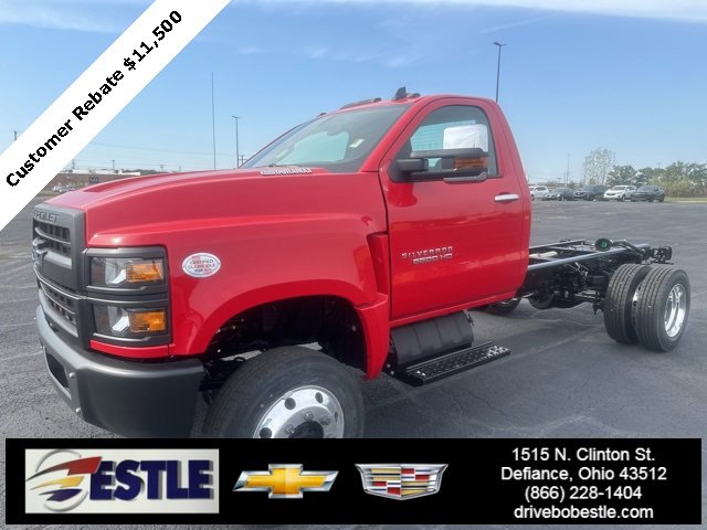 2024 Chevrolet Silverado 4500 Medium Duty Chassis Cab 1LT's photo