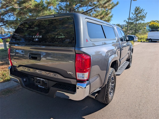 2017 Toyota Tacoma SR5 photo 3