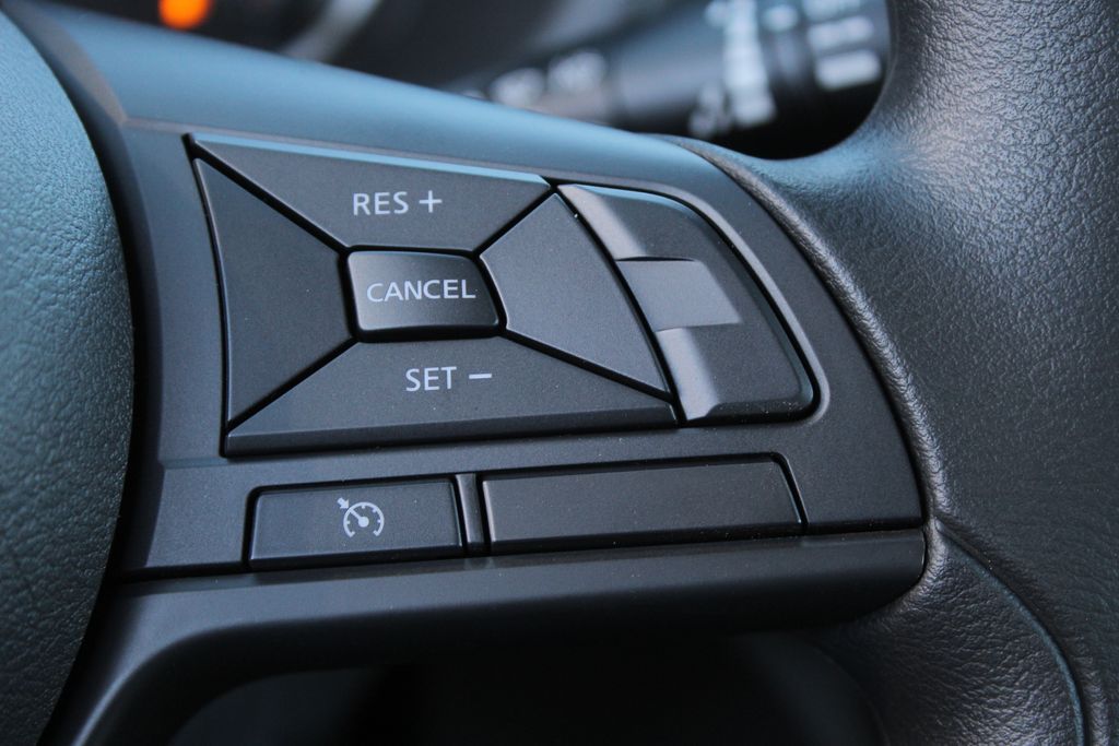 2025 Nissan Kicks Play S photo 22
