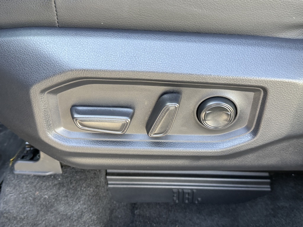 2025 Toyota Tundra Limited photo 16