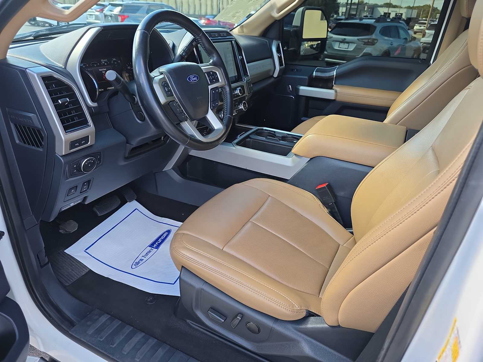 2022 Ford F-250 Lariat photo 12
