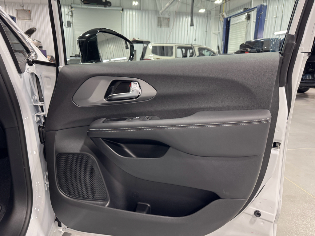 2026 Chrysler Voyager LX photo 20