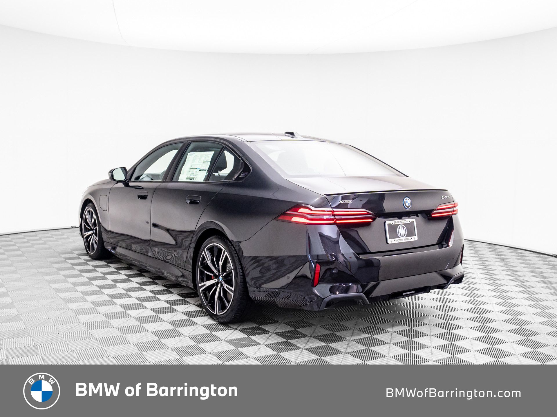 2026 Bmw 550e xDrive photo 3