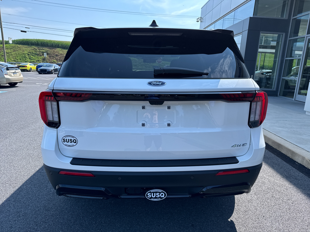 2025 Ford Explorer ST-Line photo 9