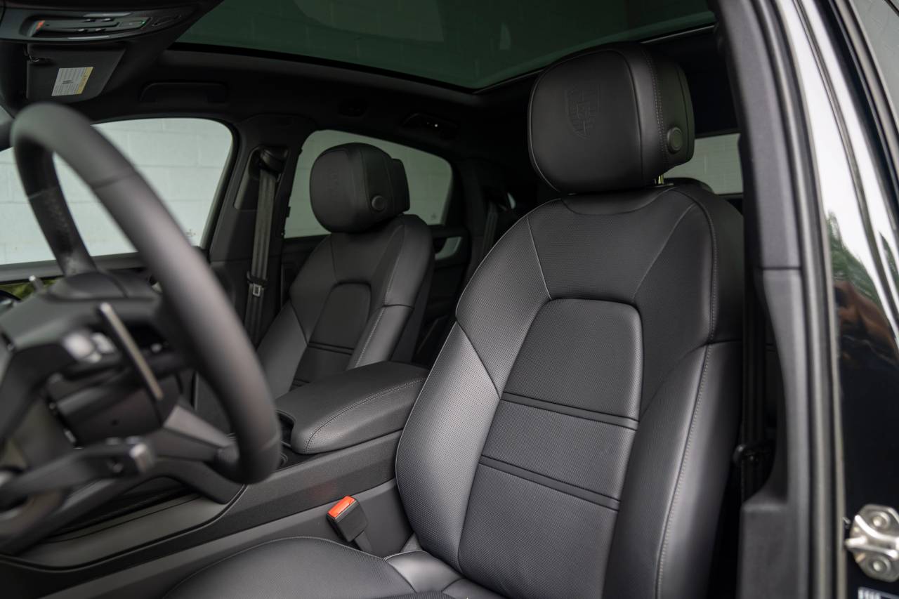 2025 Porsche Cayenne Coupe photo 5