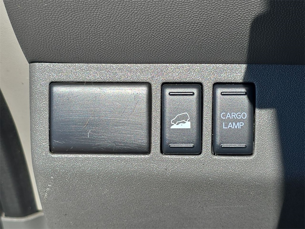 2014 Nissan Frontier S photo 17