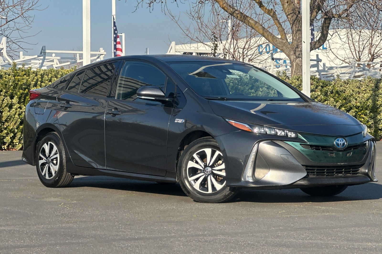 2017 Toyota Prius Prime photo 2