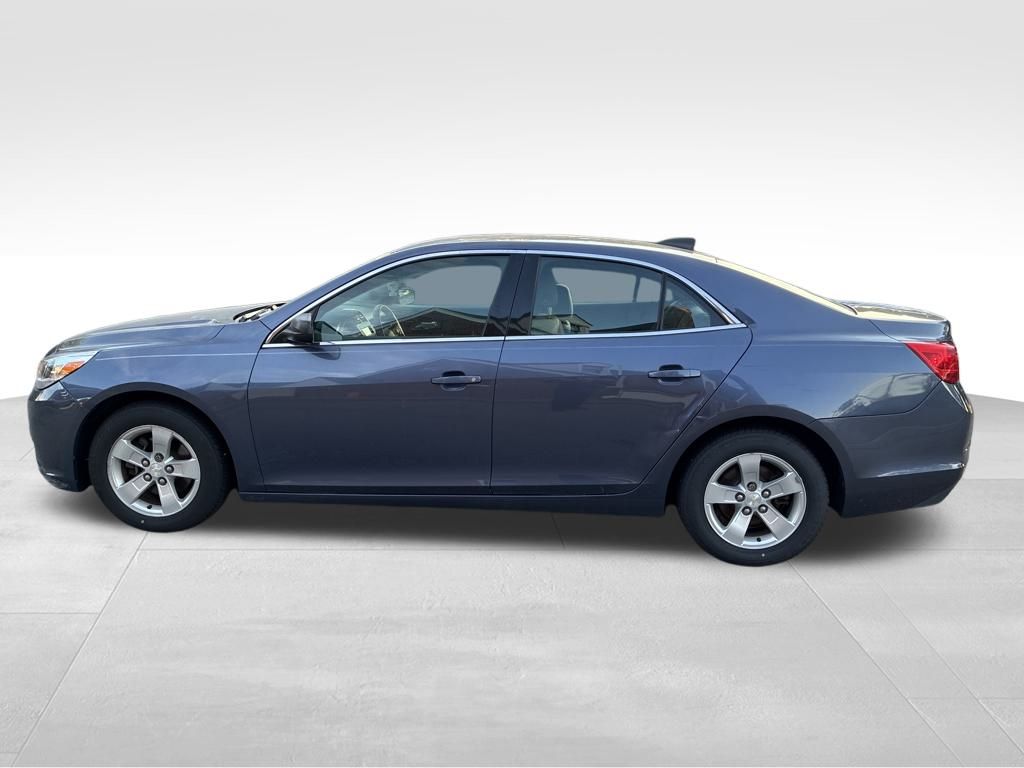 2015 Chevrolet Malibu LS photo 2