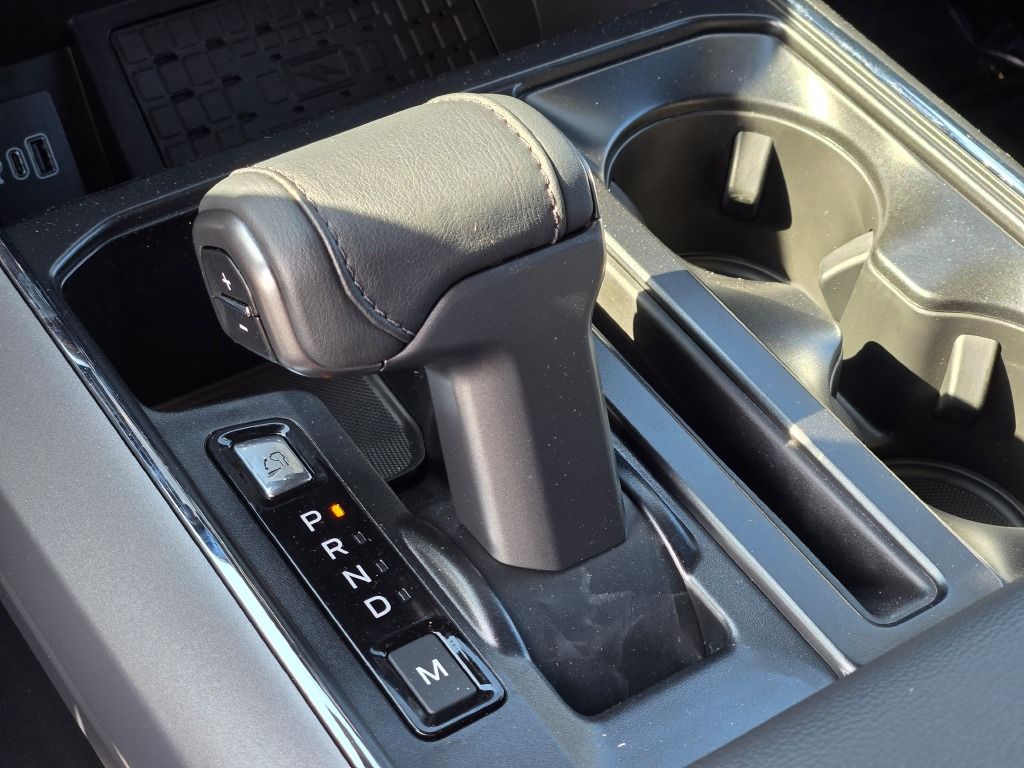 2025 Ford F-150 XLT photo 26